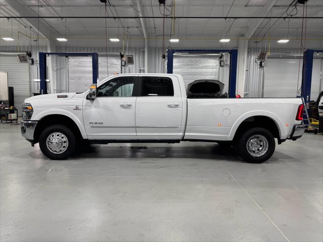 2025 RAM Ram 3500 RAM 3500 LIMITED CREW CAB 4X4 8 BOX