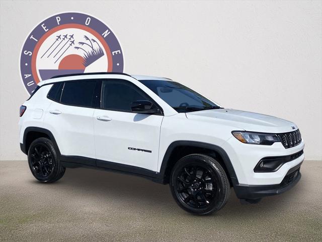 2025 Jeep Compass COMPASS LATITUDE 4X4