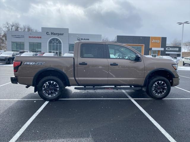 2024 Nissan TITAN Crew Cab PRO-4X 4x4