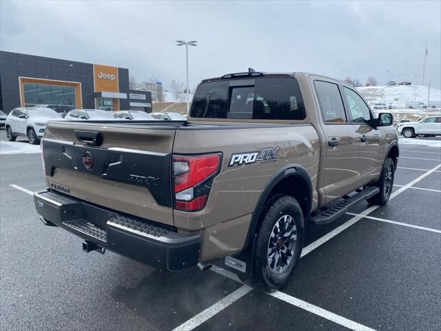 2024 Nissan TITAN Crew Cab PRO-4X 4x4