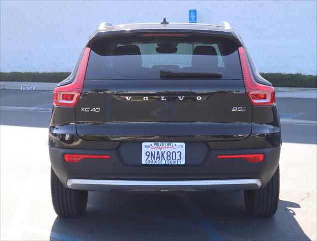 2025 Volvo XC40 B5 Core Bright Theme