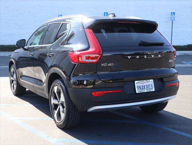 2025 Volvo XC40 B5 Core Bright Theme