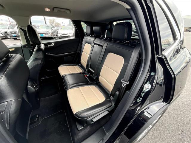 2022 Ford Escape Titanium