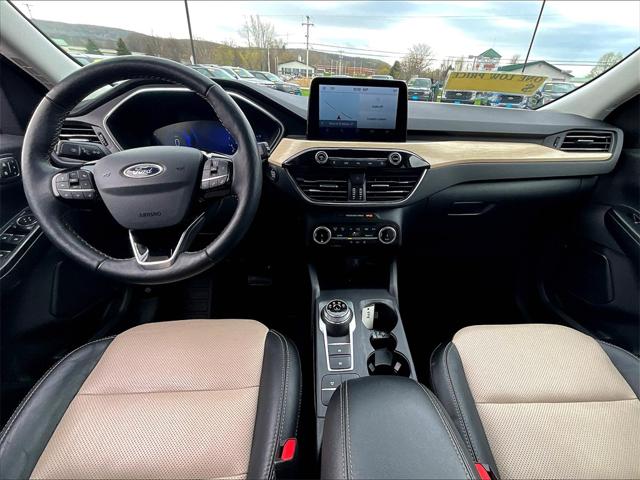 2022 Ford Escape Titanium