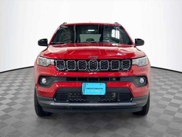 2025 Jeep Compass COMPASS LATITUDE 4X4