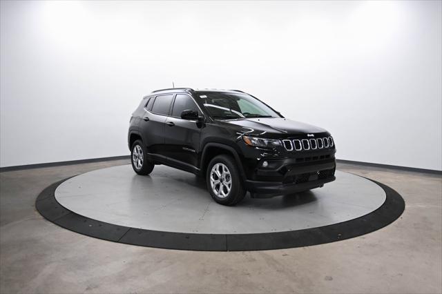 2025 Jeep Compass COMPASS LATITUDE 4X4