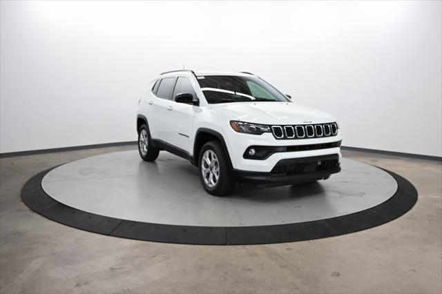 2025 Jeep Compass COMPASS LATITUDE 4X4