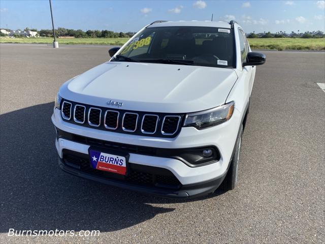 2025 Jeep Compass COMPASS LATITUDE 4X4