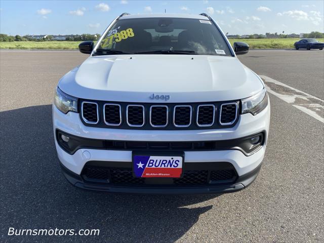 2025 Jeep Compass COMPASS LATITUDE 4X4