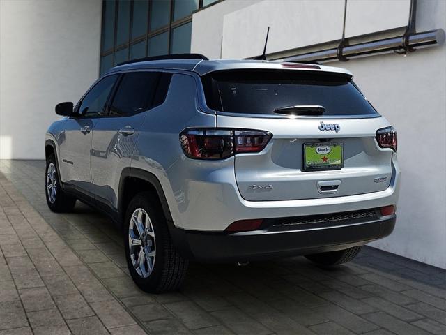 2025 Jeep Compass COMPASS LATITUDE 4X4