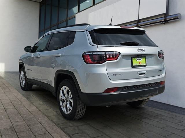 2025 Jeep Compass COMPASS LATITUDE 4X4