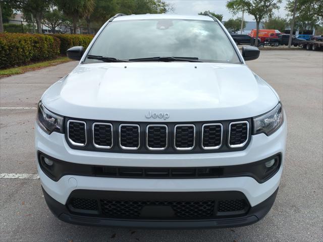 2025 Jeep Compass COMPASS LATITUDE 4X4