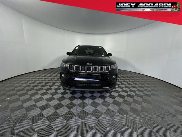 2025 Jeep Compass COMPASS LATITUDE 4X4