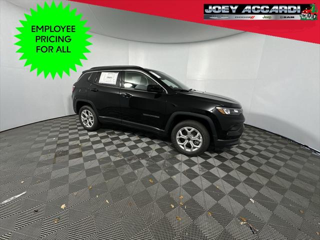 2025 Jeep Compass COMPASS LATITUDE 4X4