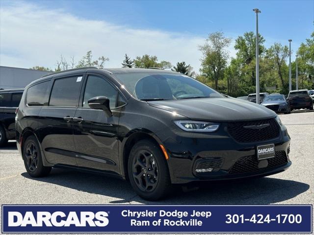 2025 Chrysler Pacifica Hybrid PACIFICA PLUG-IN HYBRID S APPEARANCE