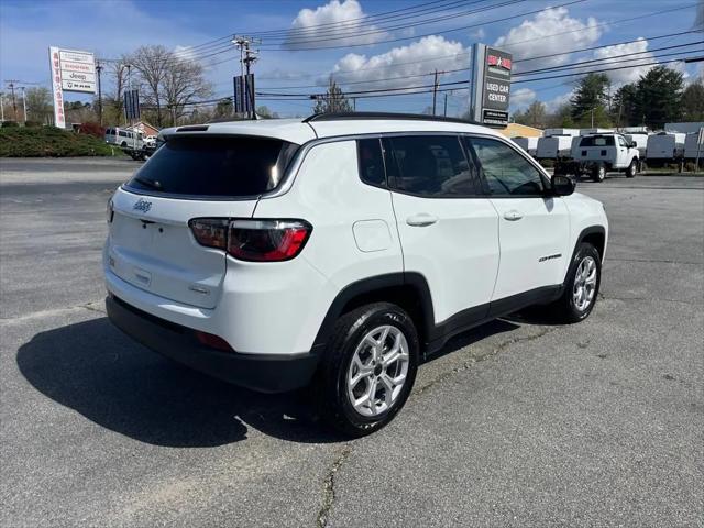 2025 Jeep Compass COMPASS LATITUDE 4X4