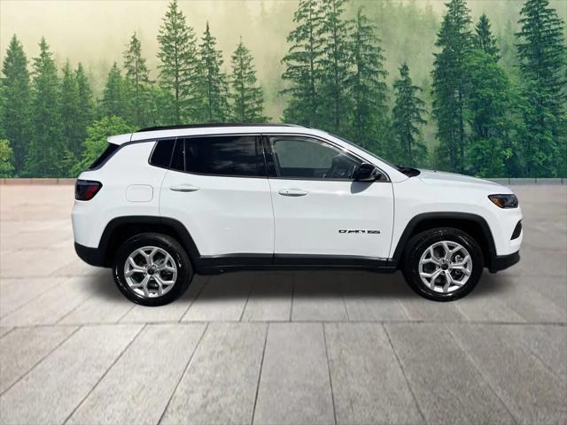 2025 Jeep Compass COMPASS LATITUDE 4X4
