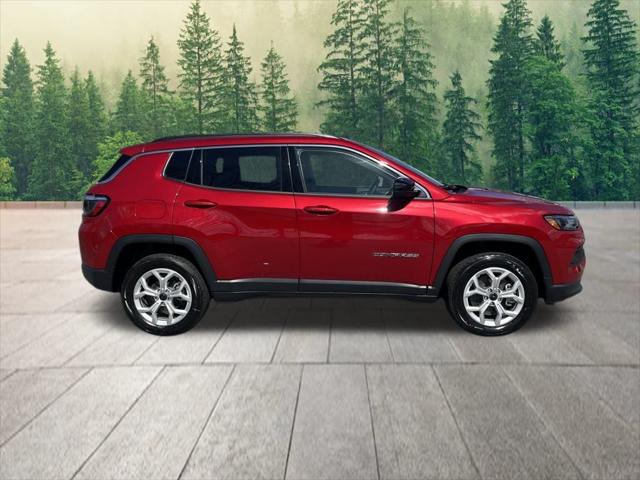 2025 Jeep Compass COMPASS LATITUDE 4X4