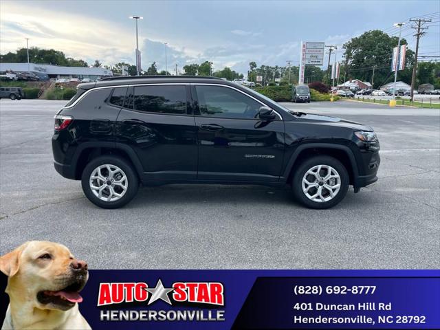 2025 Jeep Compass COMPASS LATITUDE 4X4