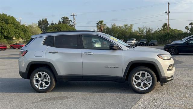 2025 Jeep Compass COMPASS LATITUDE 4X4