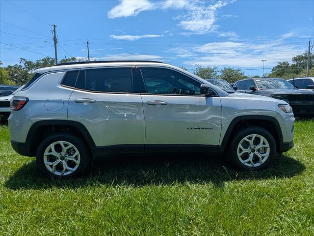 2025 Jeep Compass COMPASS LATITUDE 4X4