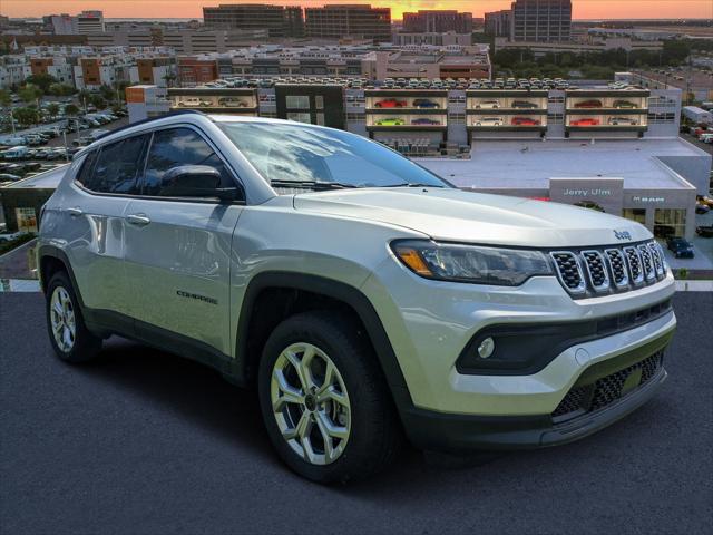 2025 Jeep Compass COMPASS LATITUDE 4X4