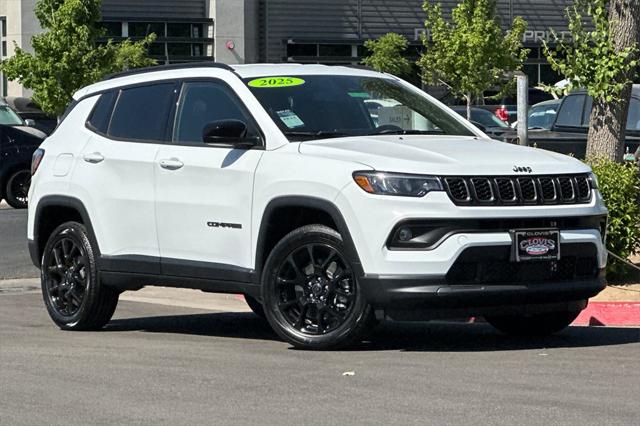2025 Jeep Compass COMPASS LATITUDE 4X4