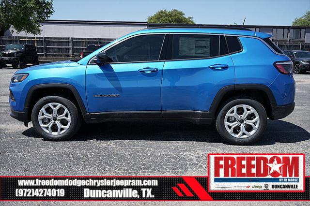 2025 Jeep Compass COMPASS LATITUDE 4X4
