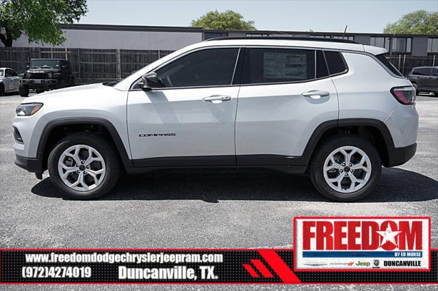 2025 Jeep Compass COMPASS LATITUDE 4X4