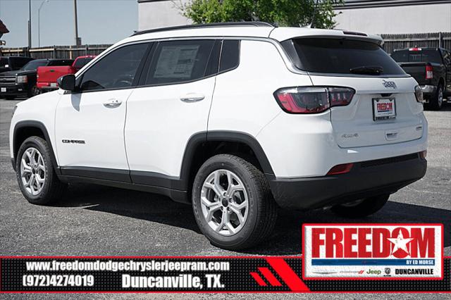 2025 Jeep Compass COMPASS LATITUDE 4X4