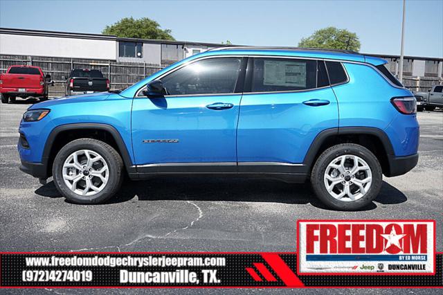 2025 Jeep Compass COMPASS LATITUDE 4X4