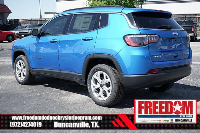 2025 Jeep Compass COMPASS LATITUDE 4X4