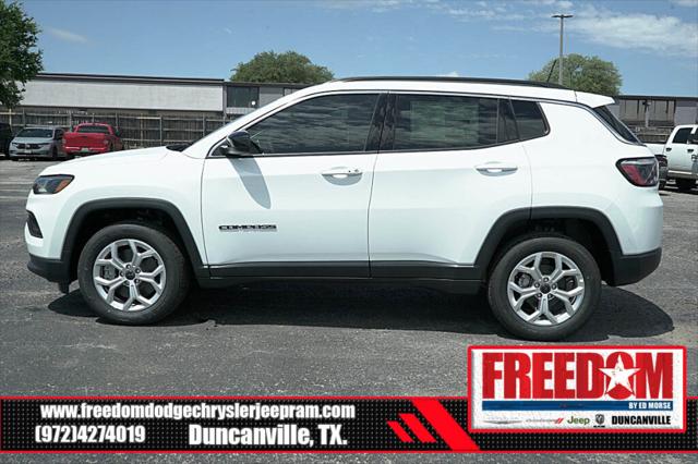 2025 Jeep Compass COMPASS LATITUDE 4X4