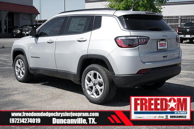 2025 Jeep Compass COMPASS LATITUDE 4X4
