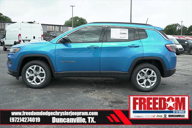 2025 Jeep Compass COMPASS LATITUDE 4X4