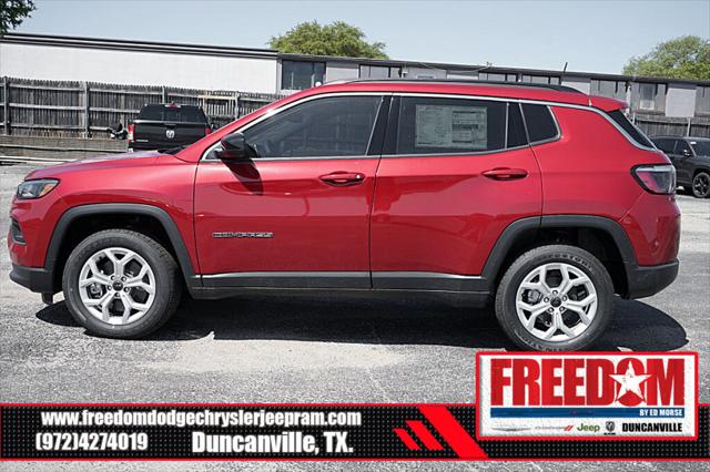 2025 Jeep Compass COMPASS LATITUDE 4X4