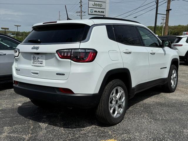 2025 Jeep Compass COMPASS LATITUDE 4X4