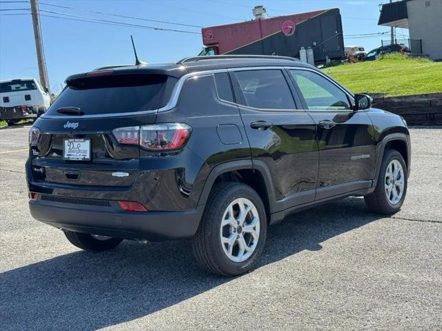 2025 Jeep Compass COMPASS LATITUDE 4X4