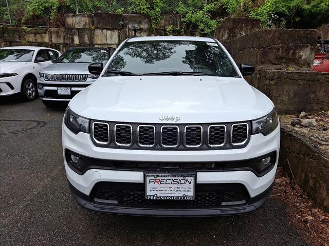 2025 Jeep Compass COMPASS LATITUDE 4X4