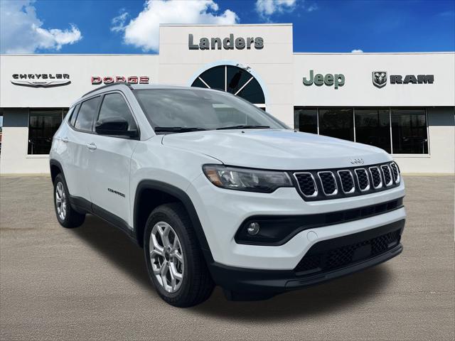 2025 Jeep Compass COMPASS LATITUDE 4X4