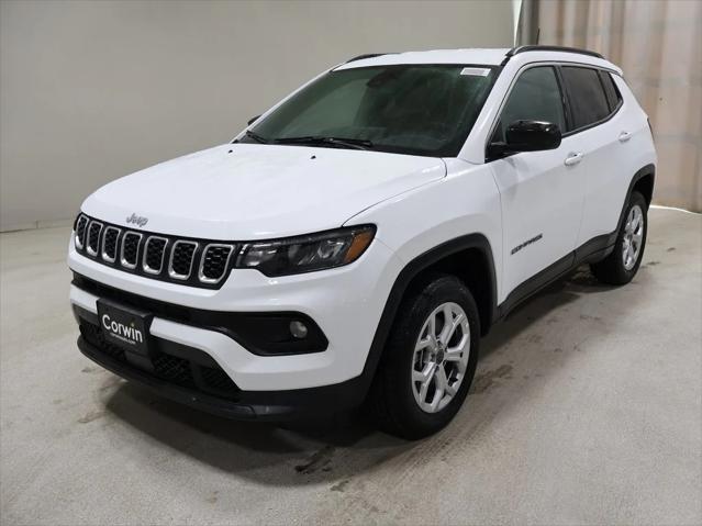 2025 Jeep Compass COMPASS LATITUDE 4X4