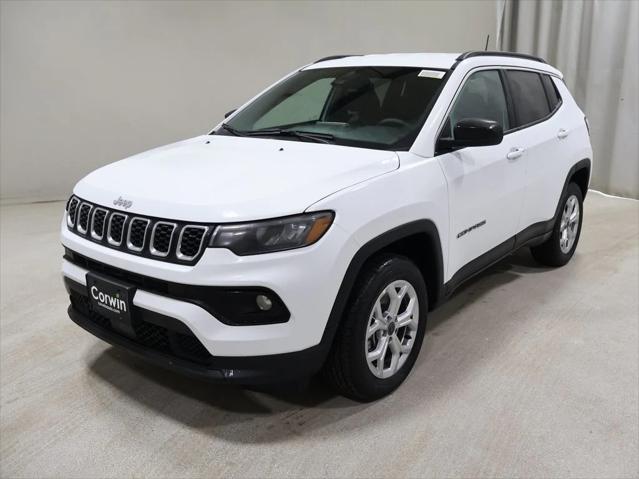 2025 Jeep Compass COMPASS LATITUDE 4X4