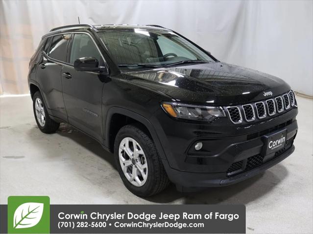 2025 Jeep Compass COMPASS LATITUDE 4X4