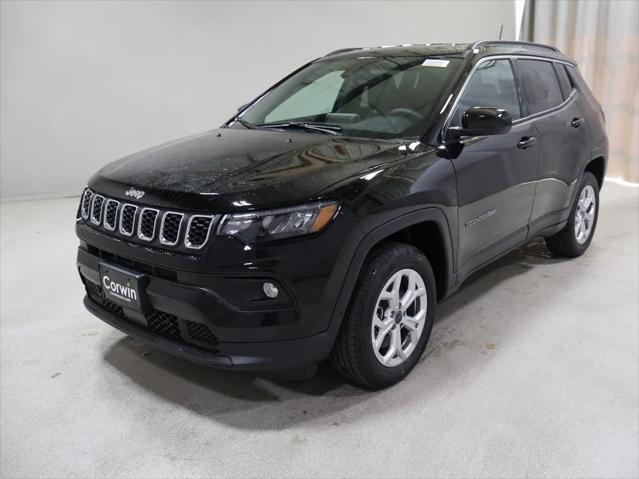 2025 Jeep Compass COMPASS LATITUDE 4X4