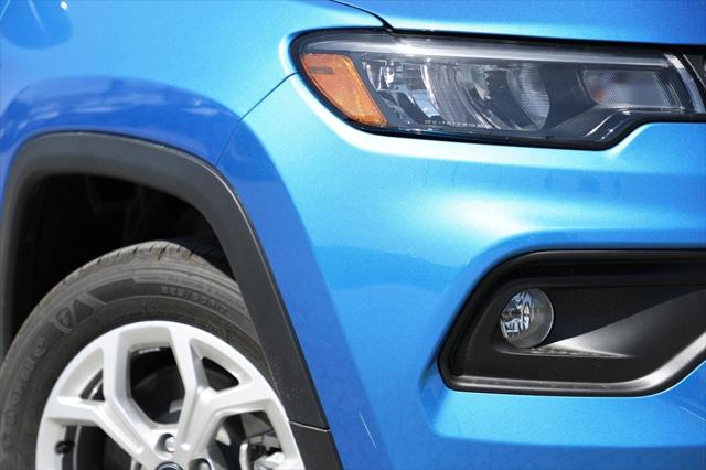 2025 Jeep Compass COMPASS LATITUDE 4X4