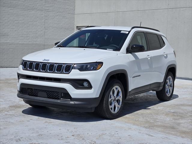 2025 Jeep Compass COMPASS LATITUDE 4X4