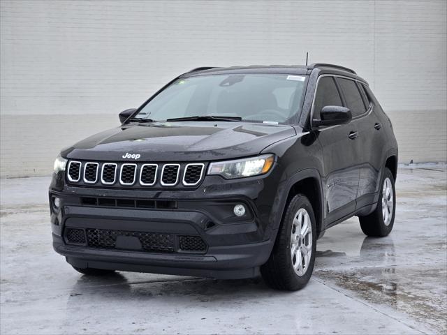 2025 Jeep Compass COMPASS LATITUDE 4X4