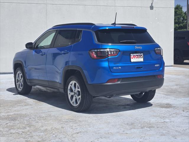 2025 Jeep Compass COMPASS LATITUDE 4X4
