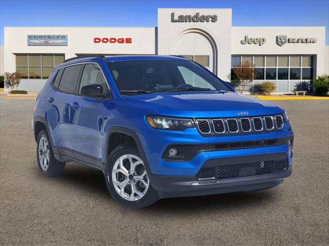 2025 Jeep Compass COMPASS LATITUDE 4X4