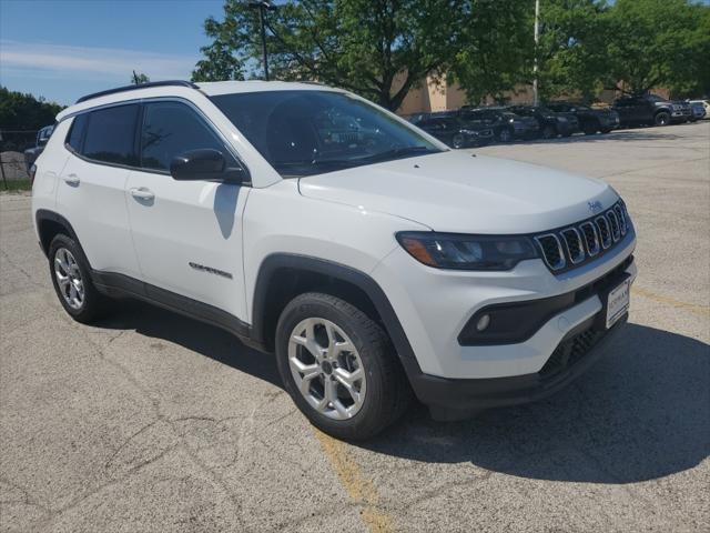 2025 Jeep Compass COMPASS LATITUDE 4X4